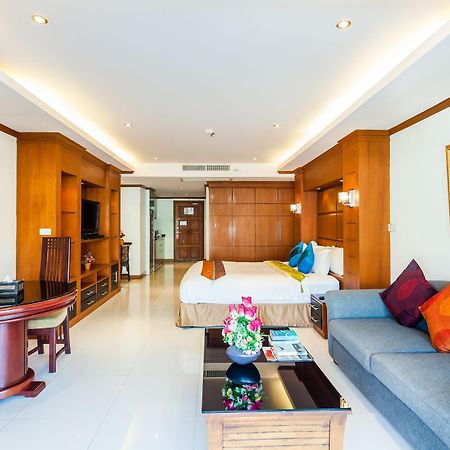 Tara Court Hotel Pattaya Buitenkant foto