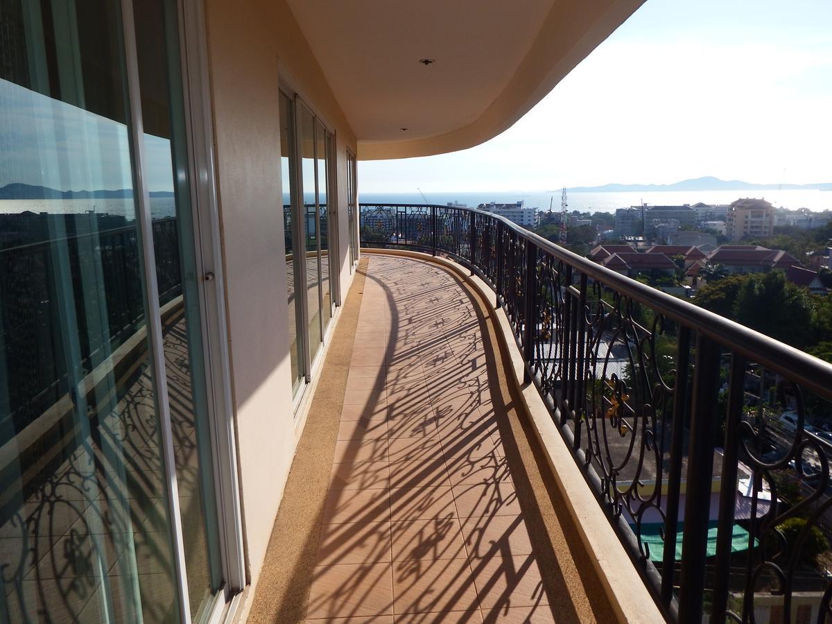Tara Court Hotel Pattaya Buitenkant foto