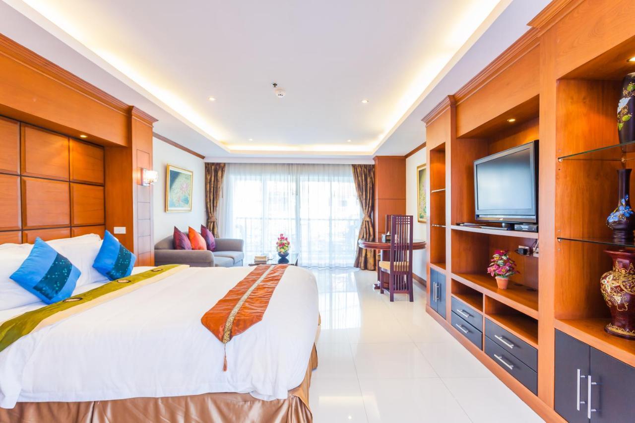 Tara Court Hotel Pattaya Buitenkant foto